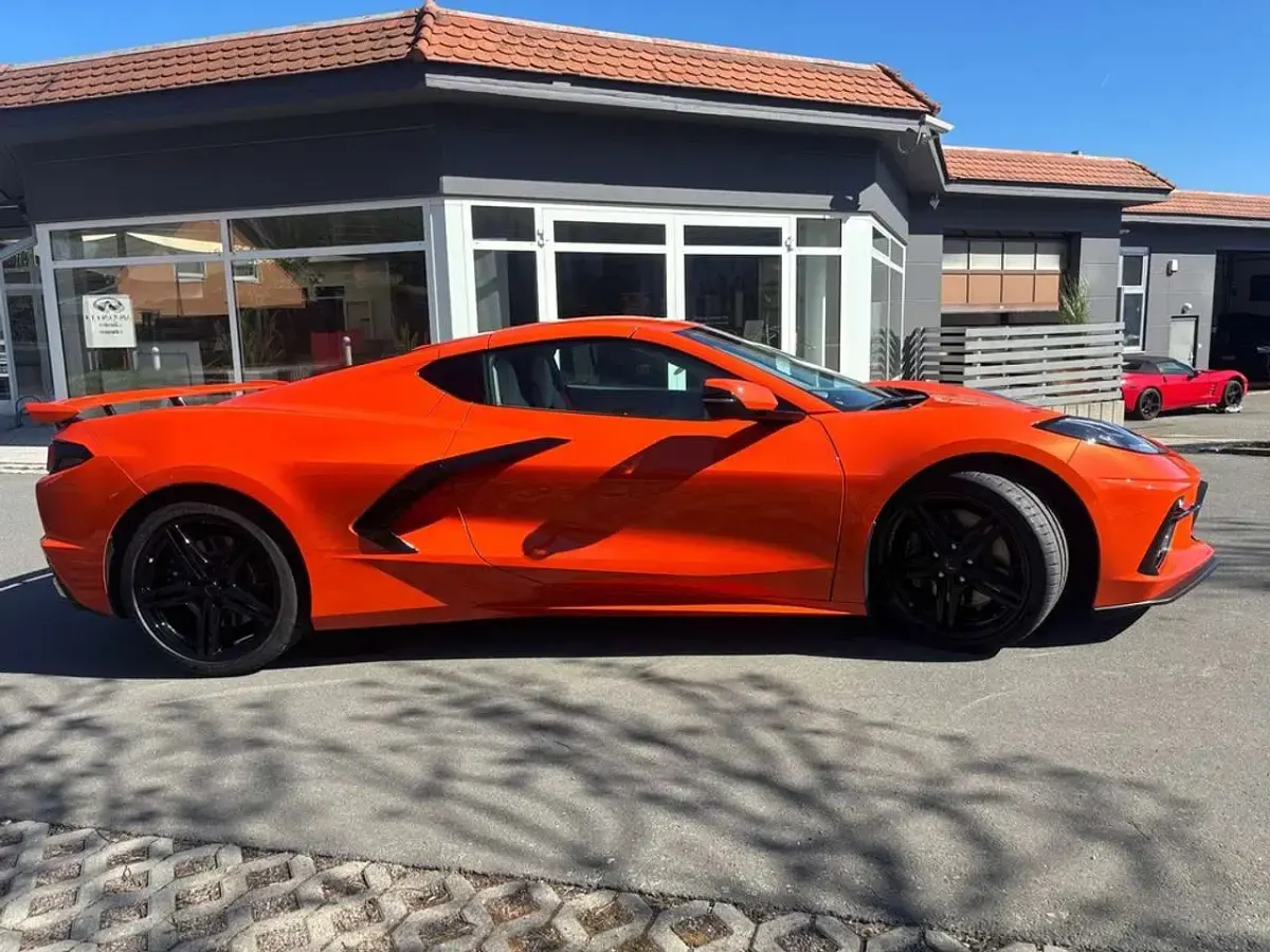 Neu Corvette Stingray 481 PS (353 kW) 2026 Orange Coupé