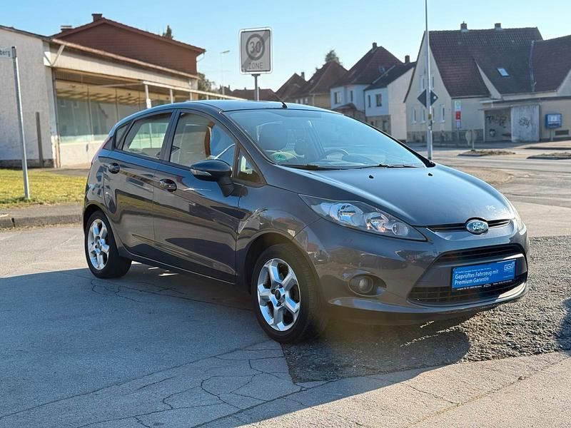 Gebraucht Ford Fiesta 52 PS (38 kW) 2009 Grau Kleinwagen