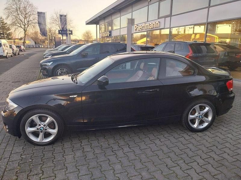 Gebraucht BMW 120 177 PS (130 kW) 2012 Schwarz Kleinwagen