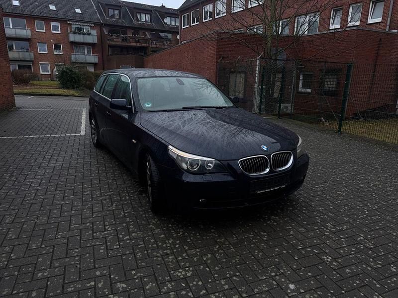 Gebraucht BMW 525 177 PS (130 kW) 2005 Blau Kombi