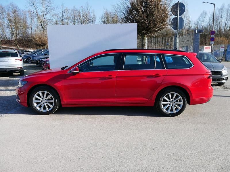 Gebraucht VW Passat Business 150 PS (110 kW) 2021 Tornado red Kombi