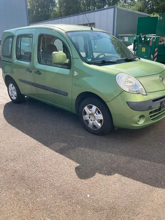 Gebraucht Renault Kangoo Expression 106 PS (77 kW) 2009 Grün Van / Kleinbus
