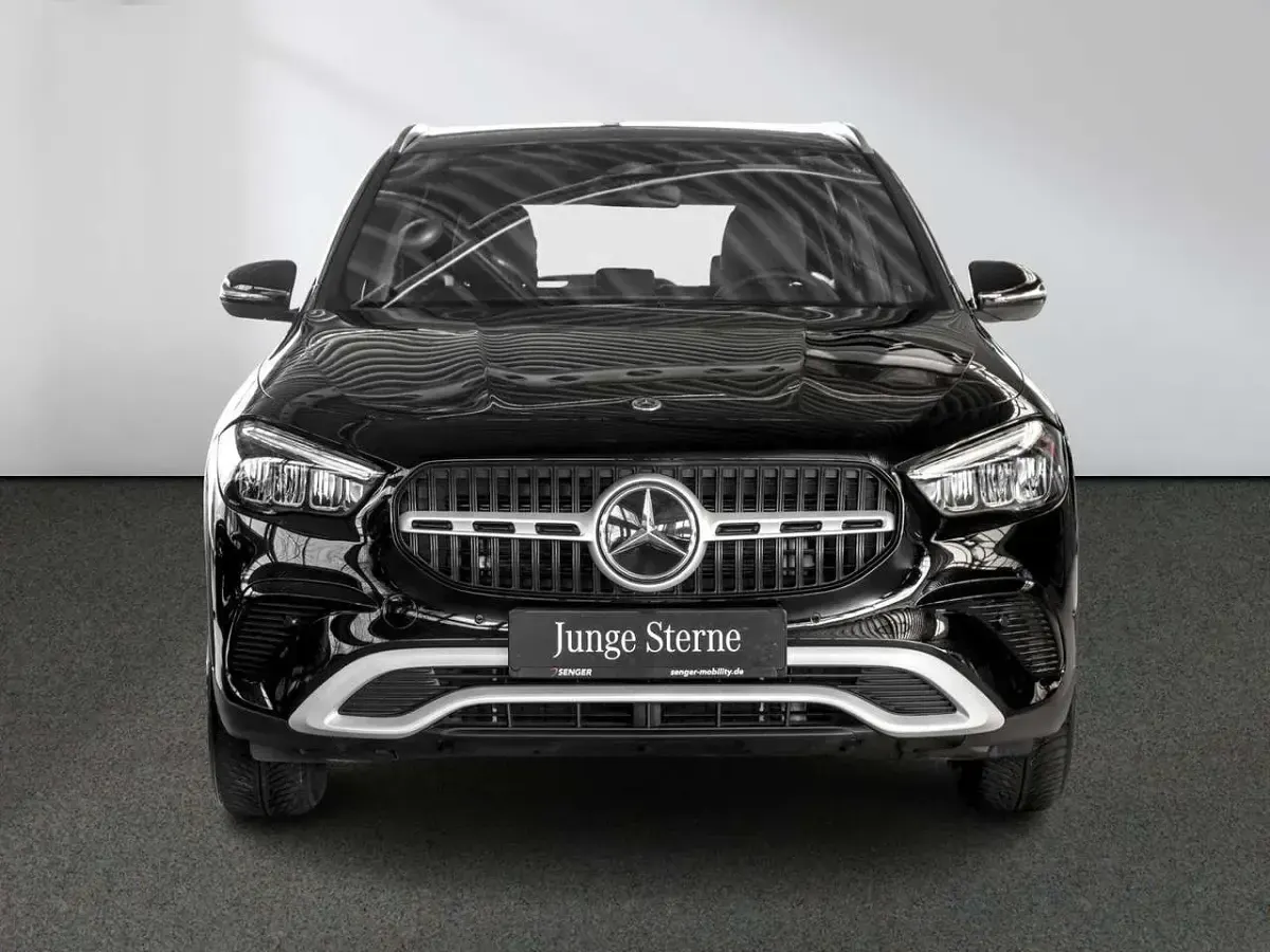 Gebraucht Mercedes GLA200 163 PS (119 kW) 2024 Schwarz SUV