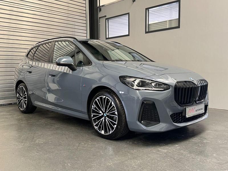 Grau Gebraucht 2024 BMW 218 Active Tourer M Sport Van / Kleinbus | 25.950 € (Superpreis) - Bild 1/4