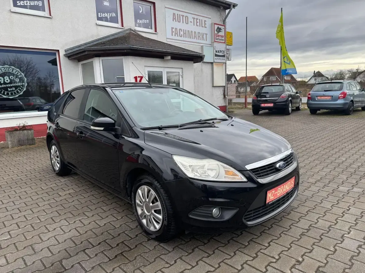 Gebraucht Ford Focus 116 PS (85 kW) 2009 Schwarz Limousine