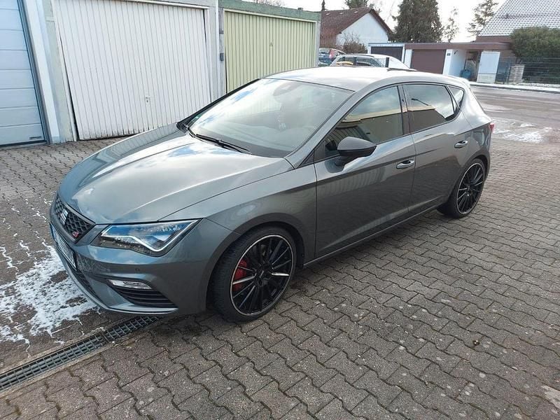 Grau Gebraucht 2018 Cupra Leon Limousine | 18.400 € (Guter Preis) - Bild 1/4