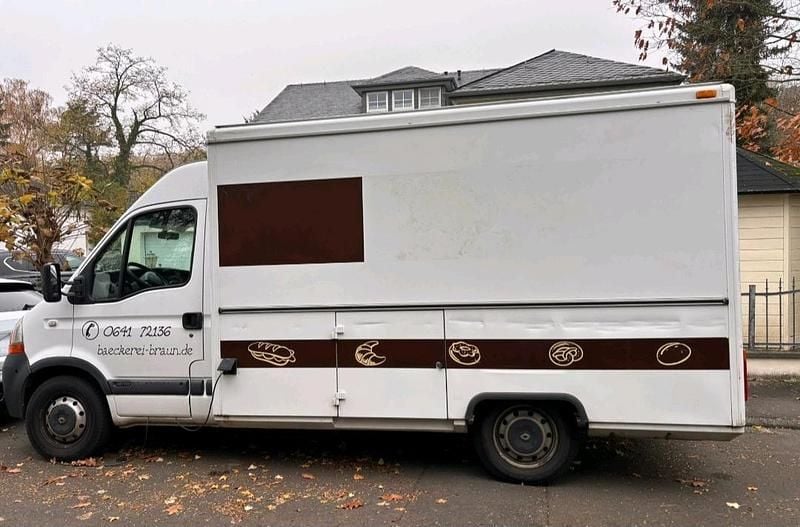 Weiß Gebraucht 2010 Renault Master Limousine | 14.900 € - Bild 1/4