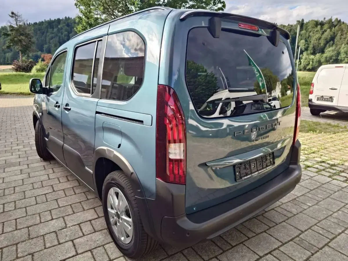 Neu Peugeot Rifter Allure 102 PS (75 kW) 2025 Artensegrau Van / Kleinbus