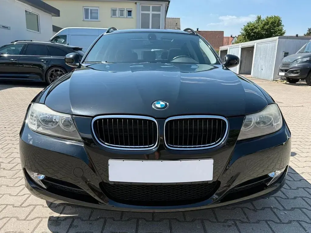 Gebraucht BMW 318 Comfort Edition 143 PS (105 kW) 2009 Schwarz Limousine