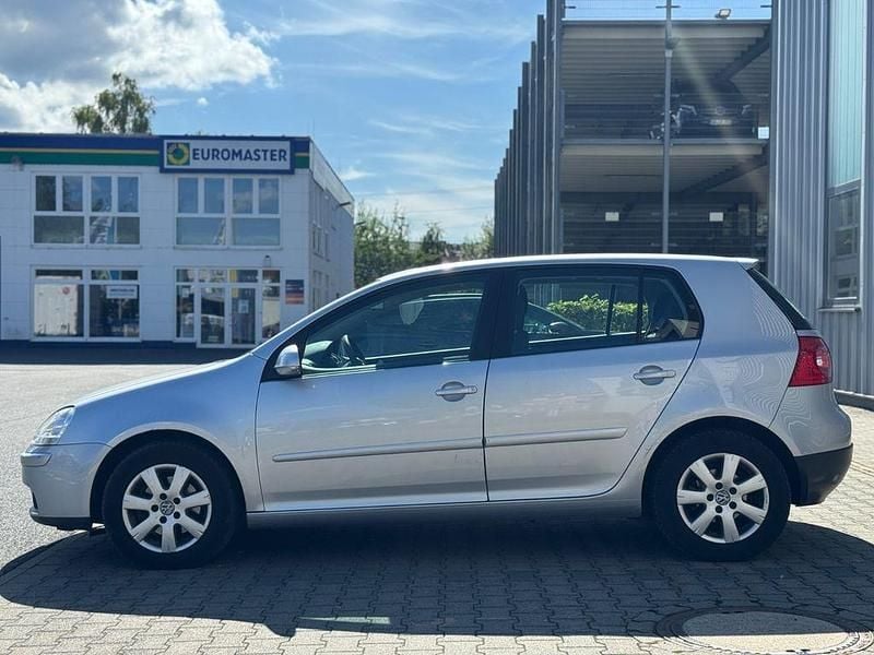 Reflexsilber metallic Gebraucht 2005 VW Golf V Comfortline Limousine | 1.980 € (Guter Preis) - Bild 1/3