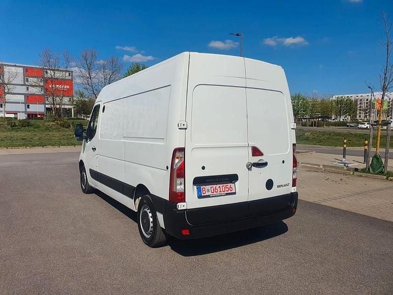 Second-hand Renault Master 125 CP (91 kW) 2013 Alb Monovolum