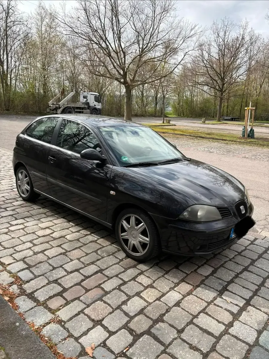 Gebraucht Seat Ibiza 75 PS (55 kW) 2005 Schwarz Kleinwagen