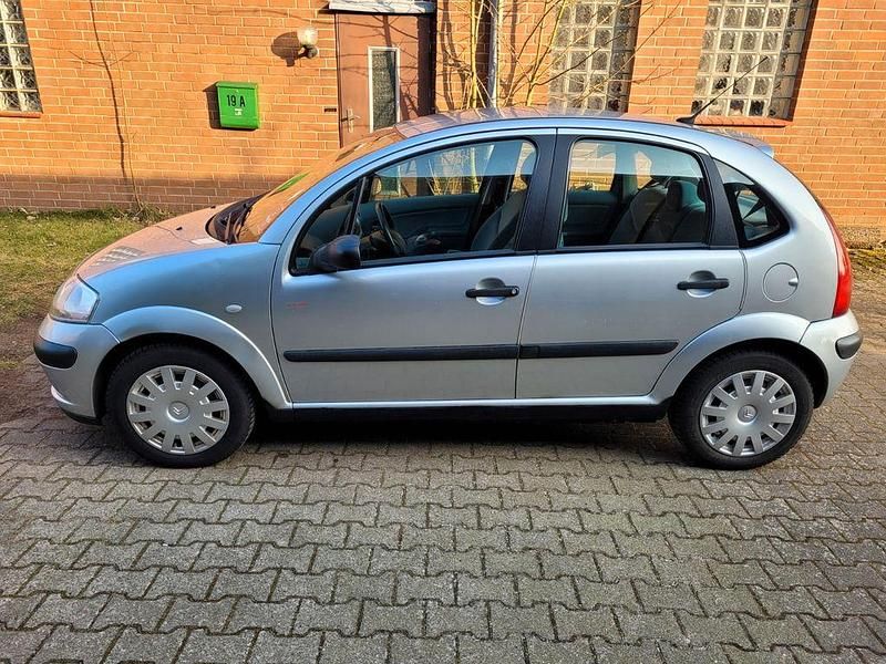Second-hand Citroën C3 73 CP (53 kW) 2003 Argintiu Berlinǎ