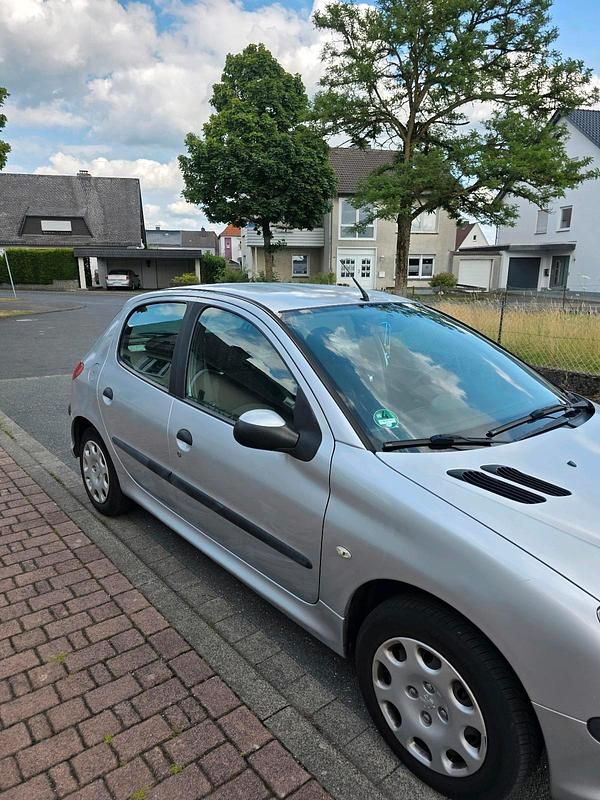 Silber Gebraucht 2007 Peugeot 206 Kleinwagen | 1.100 € (Guter Preis) - Bild 1/4