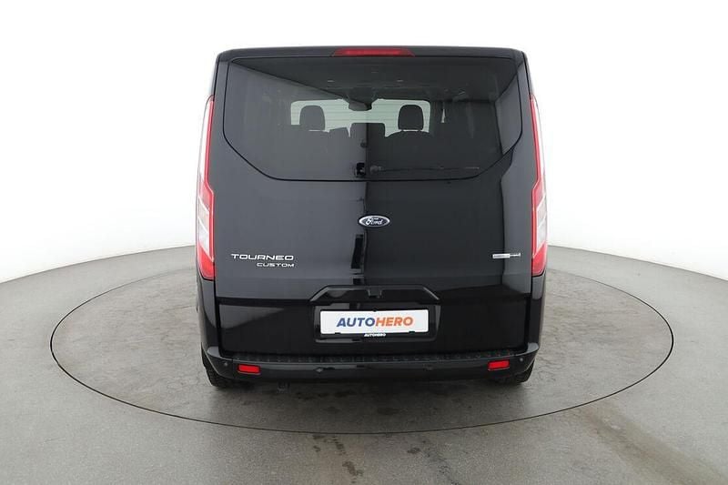 Gebraucht Ford Tourneo Trend 131 PS (96 kW) 2022 Schwarz Van / Kleinbus