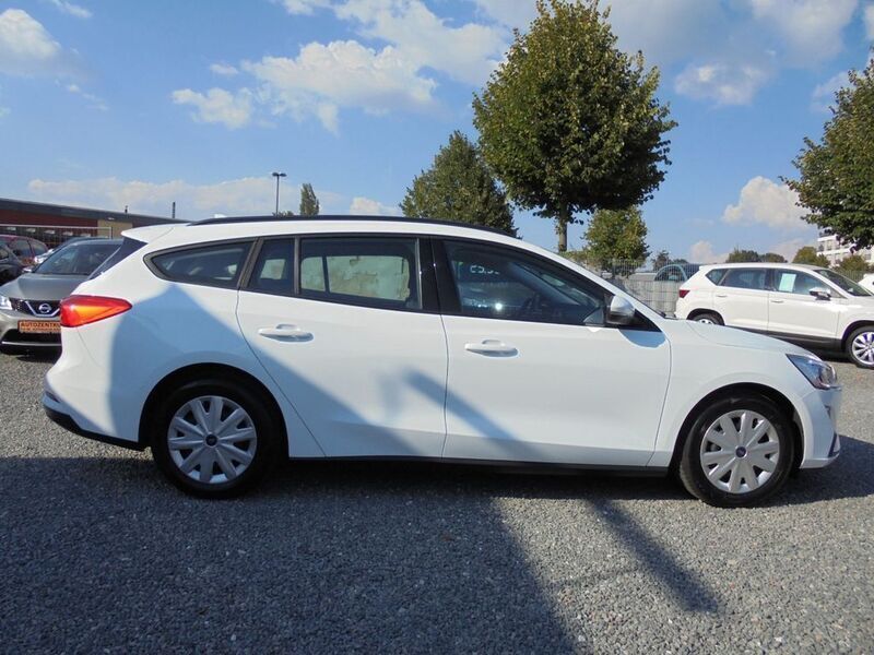 Gebraucht Ford Focus 101 PS (74 kW) 2018 Weiß Kombi