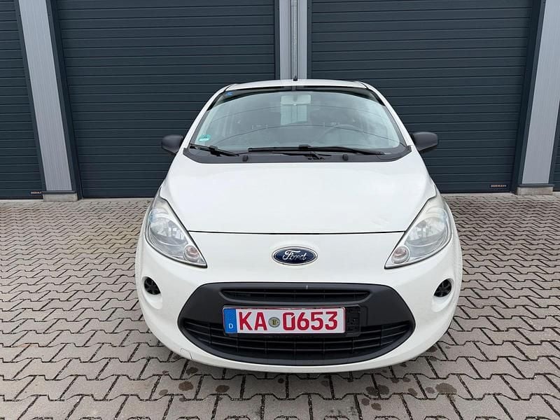 Gebraucht Ford Ka Ambiente 70 PS (51 kW) 2012 Weiß Kleinwagen