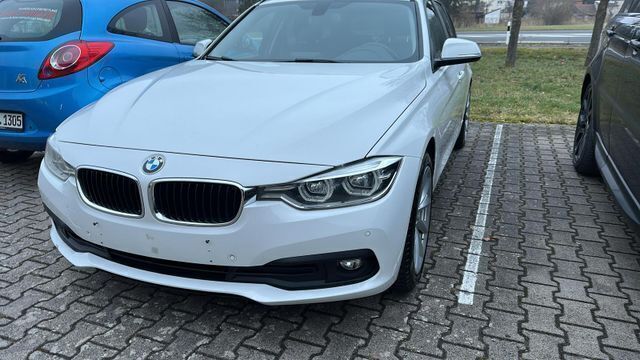 Weiß Gebraucht 2015 BMW 320 Advantage Kombi | 10.500 € (Fairer Preis) - Bild 1/3