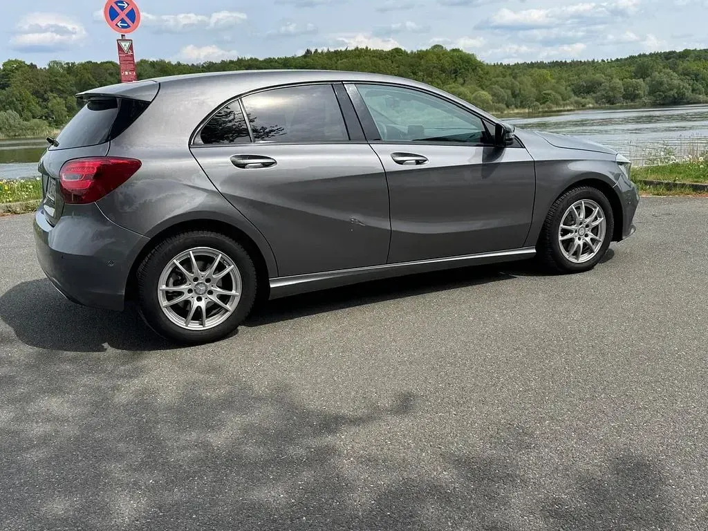 Gebraucht Mercedes A220 136 PS (100 kW) 2016 Grau Limousine