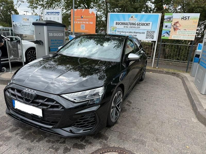 Schwarz Gebraucht 2025 Audi S3 Ambiente Limousine | 43.200 € (Superpreis) - Bild 1/4