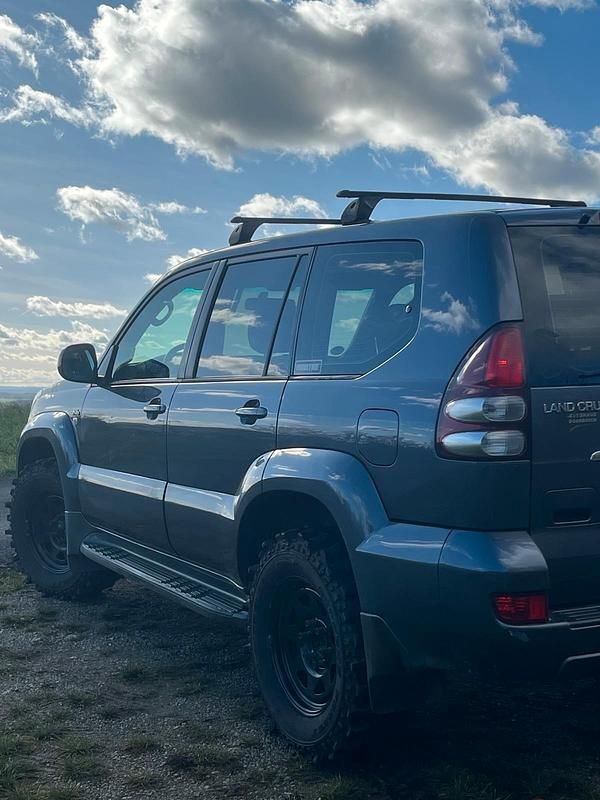 Grau Gebraucht 2003 Toyota Land Cruiser SUV | 16.200 € - Bild 1/4