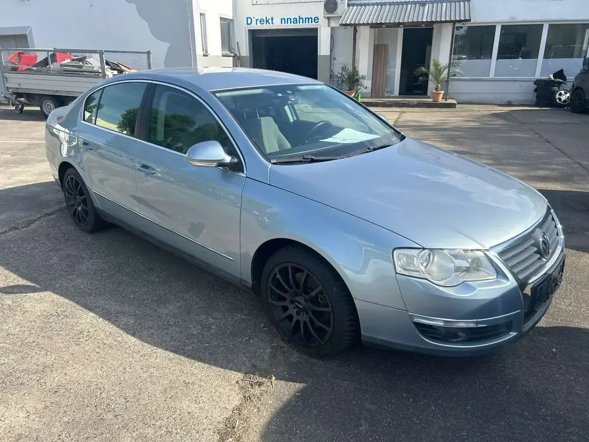 Gebraucht VW Passat Comfortline 150 PS (110 kW) 2007 Arctic blue silver metallic Limousine