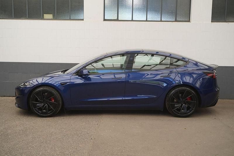 Käytetty Tesla Model 3 Performance 461 kW (627 HP) 2024 Sininen Sedan