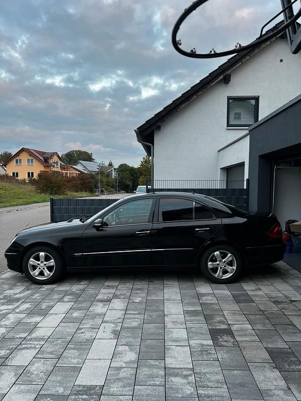 Gebraucht Mercedes E280 231 PS (169 kW) 2006 Schwarz Limousine