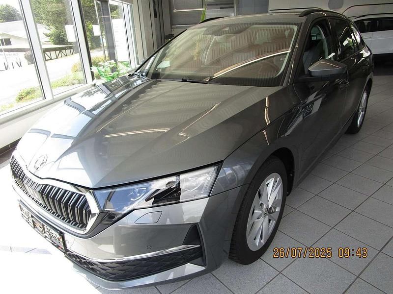Graphitegrau metallic Gebraucht 2024 Skoda Octavia Selection Kombi | 34.900 € (Etwas zu teuer) - Bild 1/4