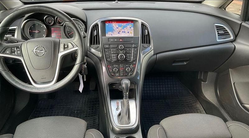 Gebraucht Opel Astra Exklusiv 165 PS (121 kW) 2014 Silber Kombi