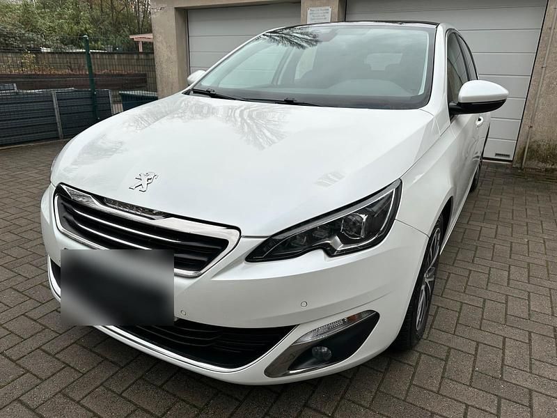 Gebraucht Peugeot 308 131 PS (96 kW) 2017 Weiß Limousine