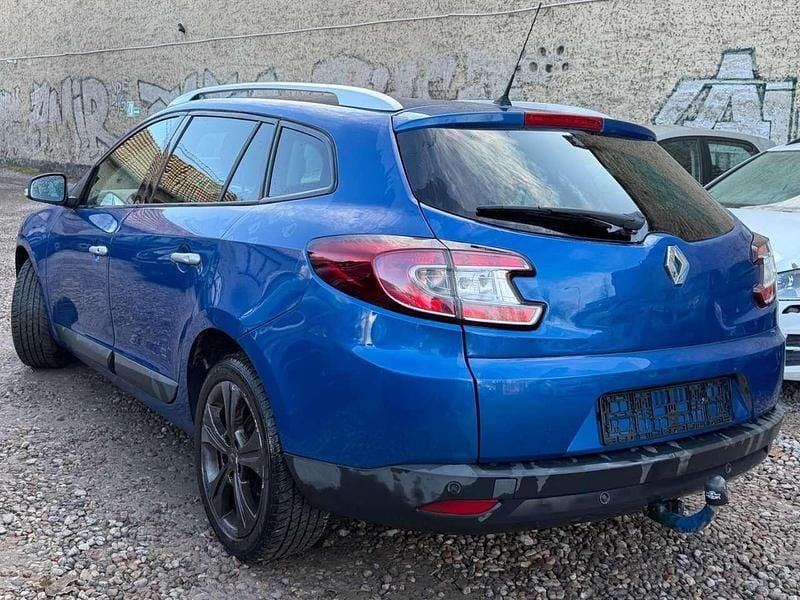 Gebraucht Renault Mégane GrandTour Dynamique 106 PS (77 kW) 2010 Blau Kombi