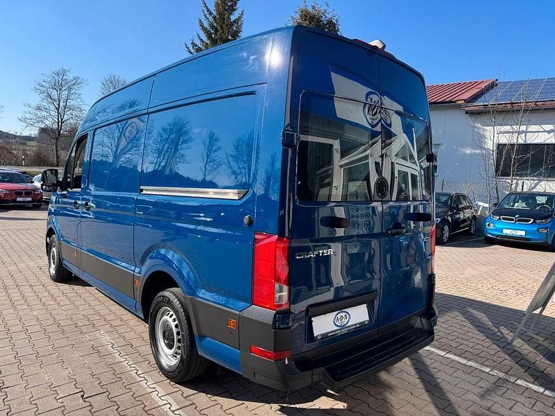 Gebraucht VW Crafter 140 PS (102 kW) 2022 Deep ocean blue Van