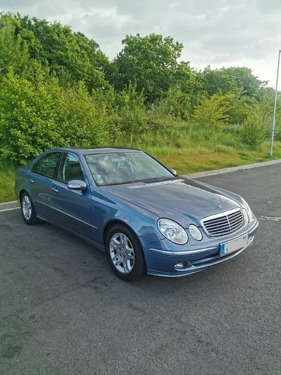 Gebraucht Mercedes E280 Avantgarde 190 PS (139 kW) 2006 Blau Limousine