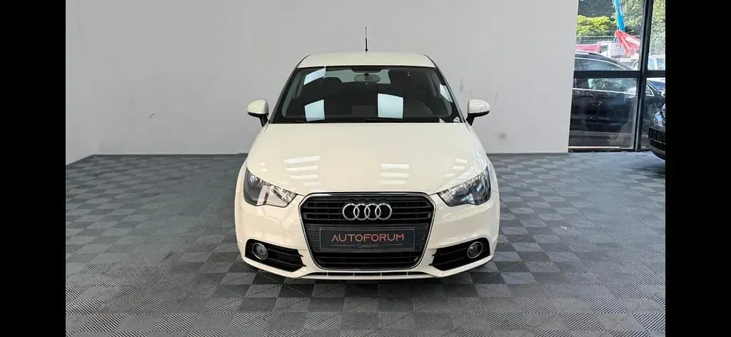 Gebraucht Audi A1 Attraction 86 PS (63 kW) 2011 Weiß Kleinwagen