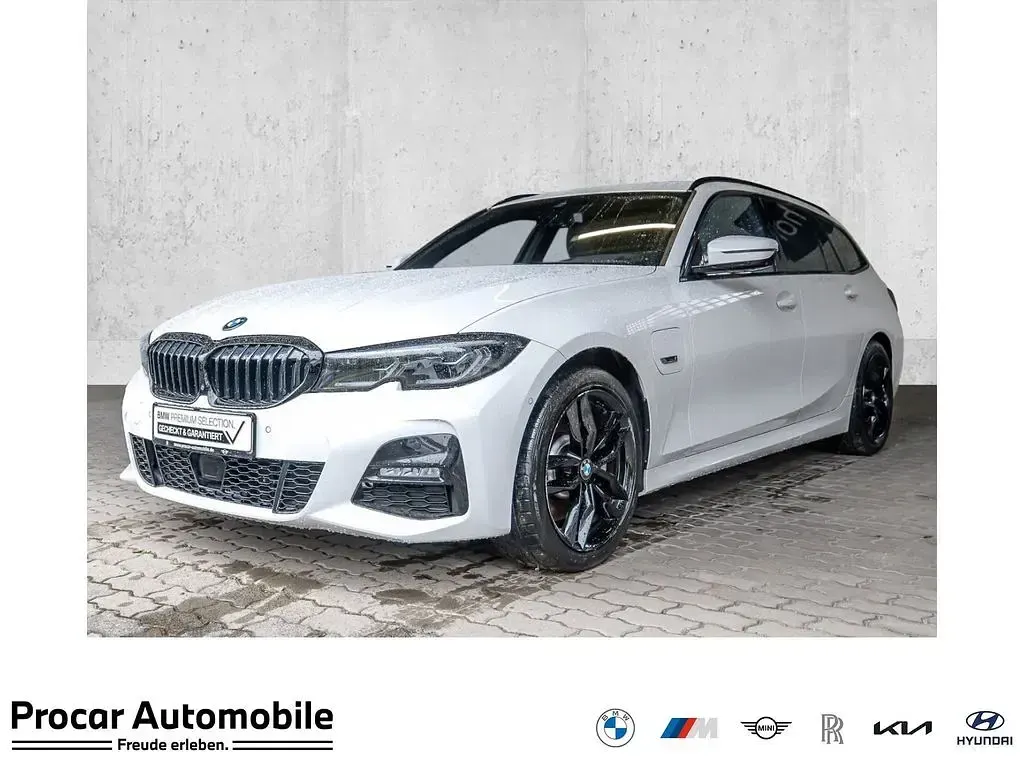 Gebraucht BMW 330e M Sport 252 PS (185 kW) 2022 Kombi