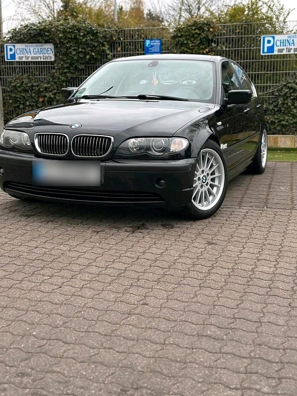 Używany BMW 320 170 KM (125 kW) 2002 Czarny Sedan/Limuzyna