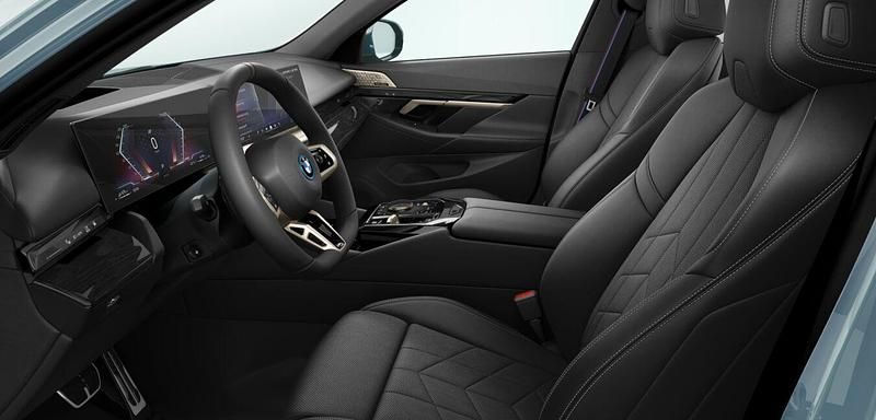 Gebraucht BMW 550e Comfort Edition 177 PS (130 kW) 2025 Grün Kombi