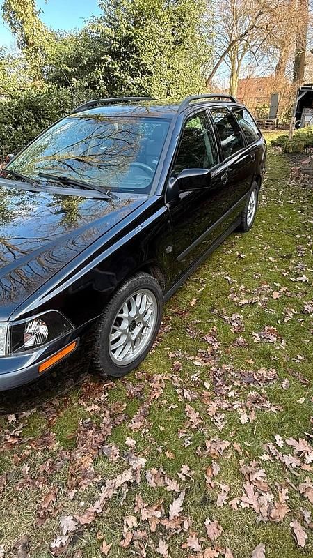 Gebraucht Volvo V40 163 PS (119 kW) 2001 Schwarz Kombi