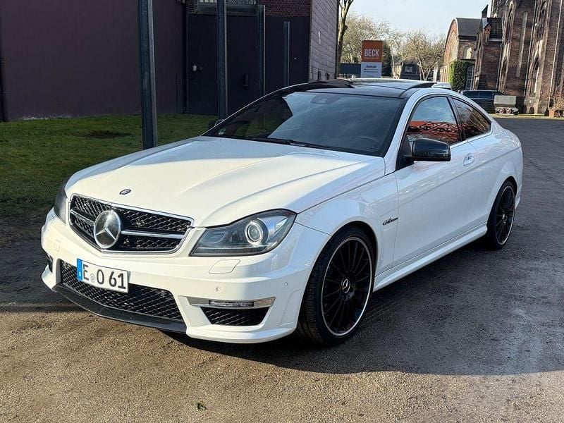 Gebraucht Mercedes C63 AMG AMG 487 PS (358 kW) 2011 Weiß Coupé