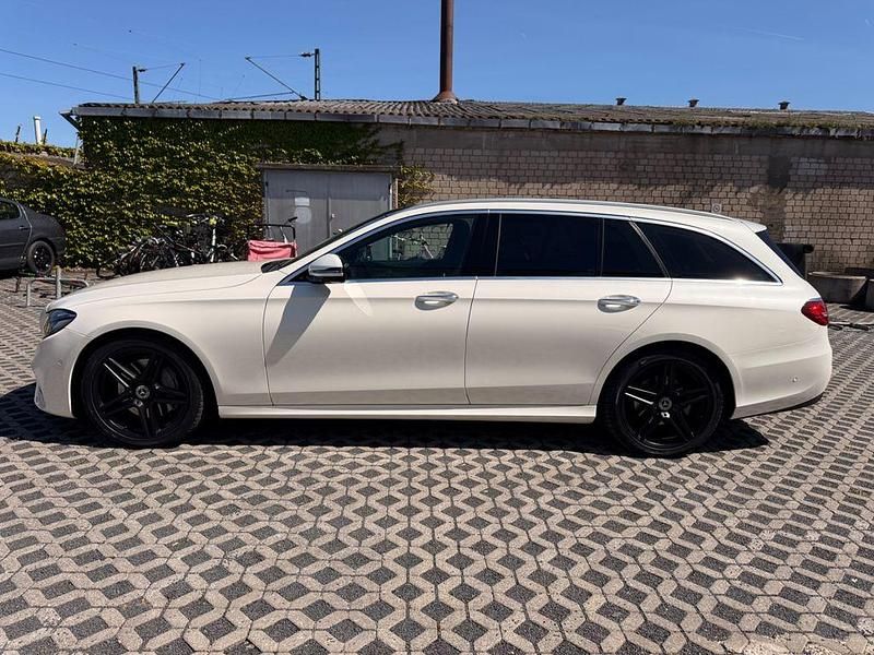 Gebraucht Mercedes E200 AMG 184 PS (135 kW) 2018 Weiß Kombi
