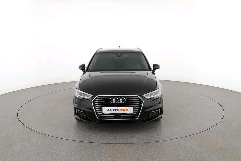 Schwarz Gebraucht 2018 Audi e-tron SUV | 25.000 € - Bild 1/4