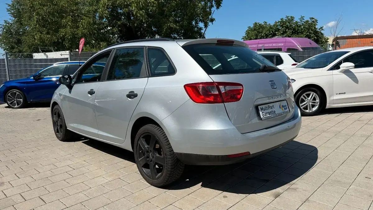 Gebraucht Seat Ibiza ST Reference 90 PS (66 kW) 2016 Eissilber/estrella silver Kombi