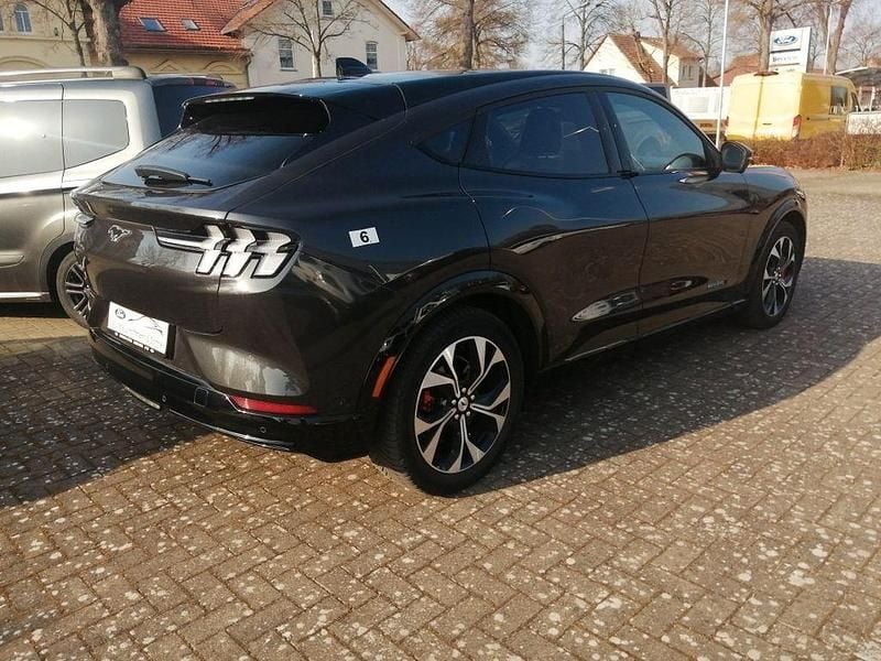 Gebraucht Ford Mustang Mach-E Basis 258 kW (351 PS) 2022 Grau SUV