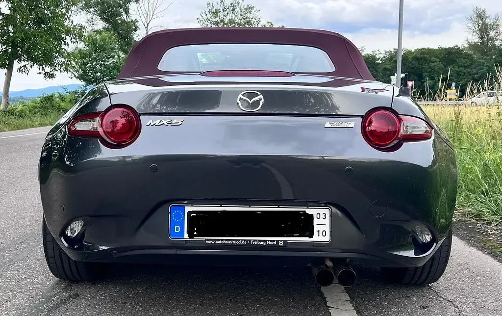 Gebraucht Mazda MX5 131 PS (96 kW) 2018 Grau Cabrio