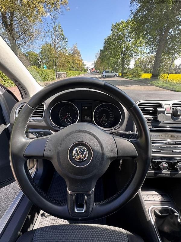 Gebraucht VW Golf VI 122 PS (89 kW) 2010 Grau Kleinwagen