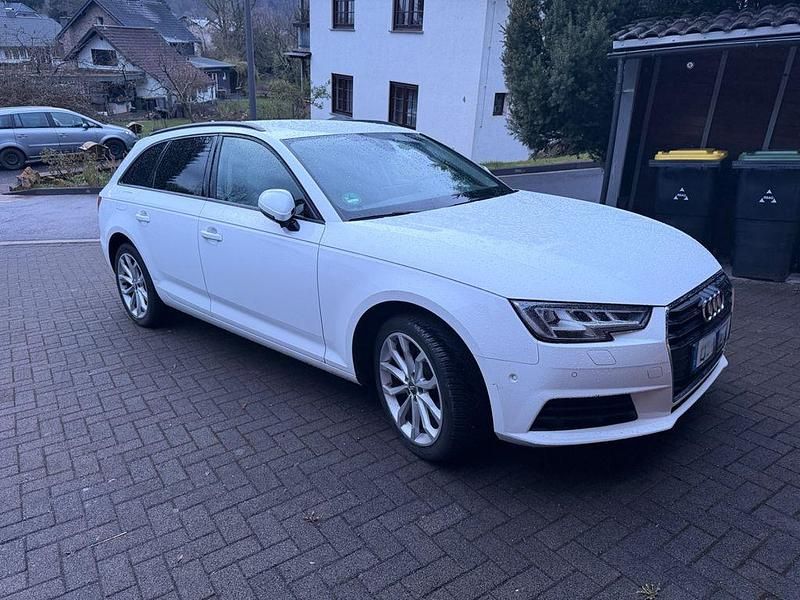 Gebraucht Audi A4 Ambiente 150 PS (110 kW) 2017 Weiß Kombi