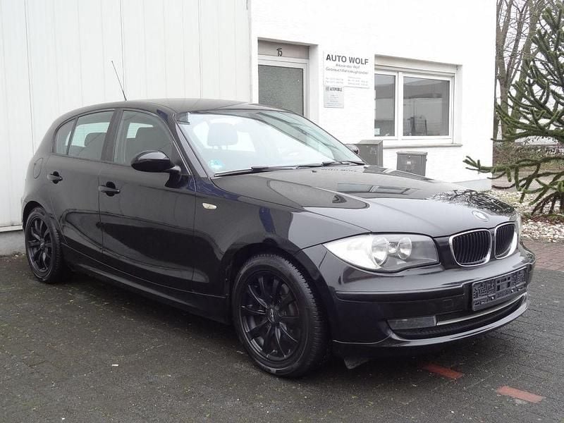 Schwarz Gebraucht 2008 BMW 120 Efficient Dynamics Kleinwagen | 4.290 € (Guter Preis) - Bild 1/4