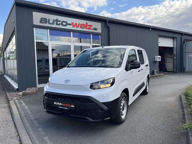 Neu Toyota Proace 102 PS (75 kW) 2025 Icy white Van / Kleinbus