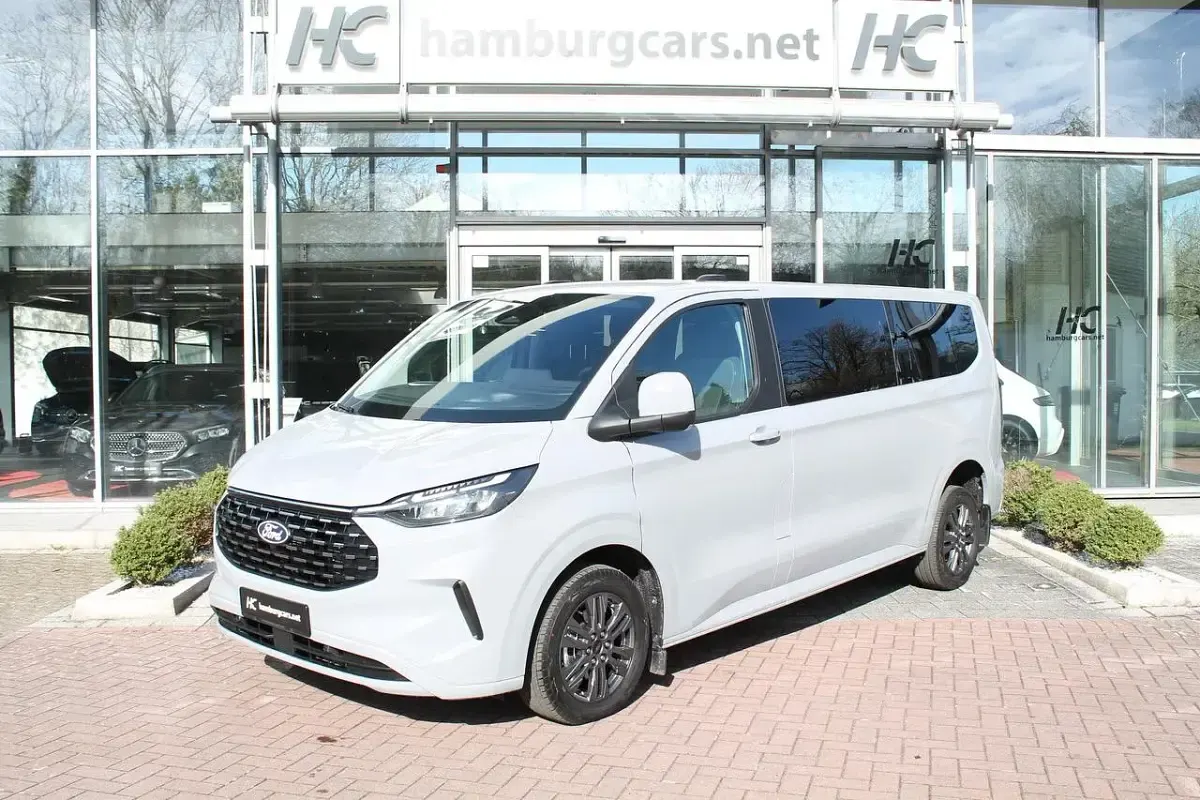 Neu Ford Tourneo Titanium 170 PS (125 kW) 2026 Moondust silver metallic Van / Kleinbus